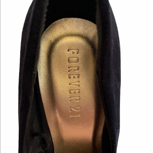 Forever 21 black platform wedges - Picture 6 of 6